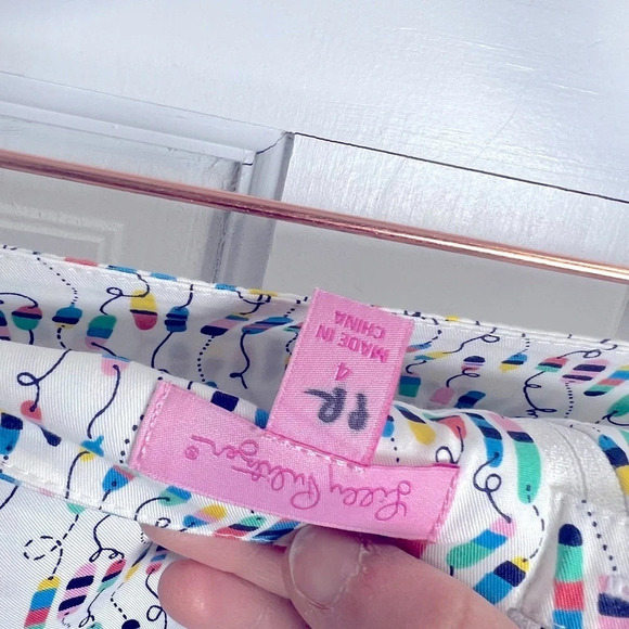Size 4 lilly Pulitzer buoy skirt in excellent condition - Picture 3 of 6